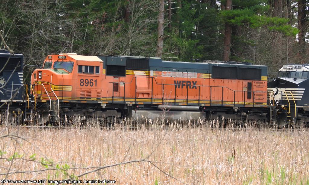 ROSTER SHOT:  WFRX 8961